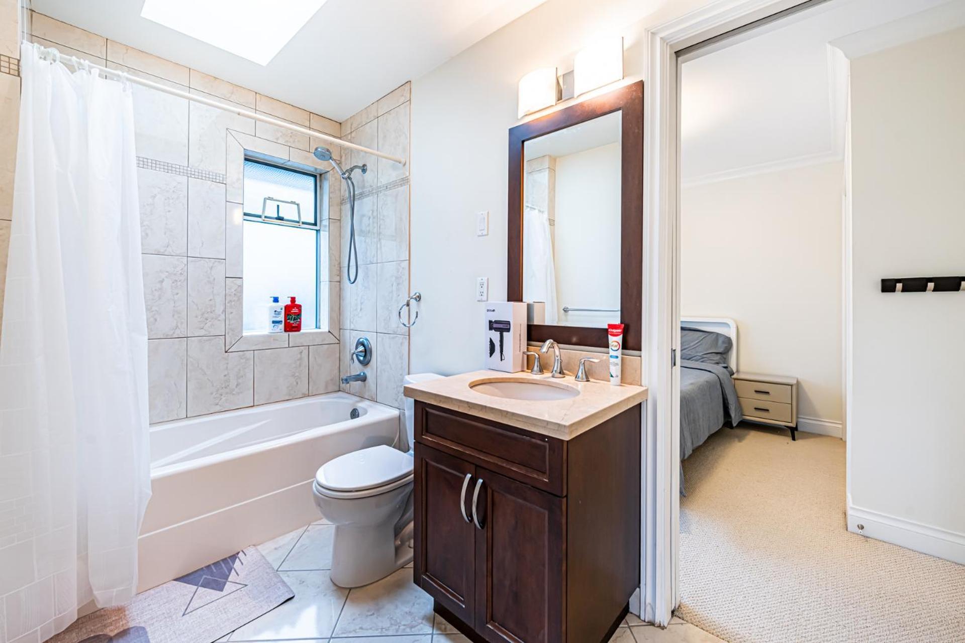 The Ester House Vancouver Extérieur photo